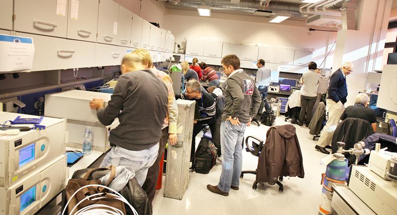 Photo: An inter-comparison exercise at the JRC's ERLAP facility